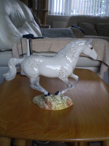 Beswick galloping horse model - galloping,