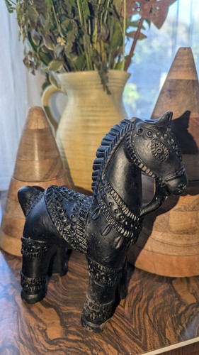 Vintage black pottery horse - black,